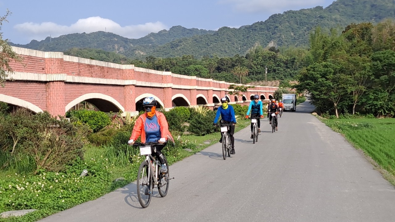 台東,鹿野,二層坪水橋,水往上流,橋樑,山海戀單車