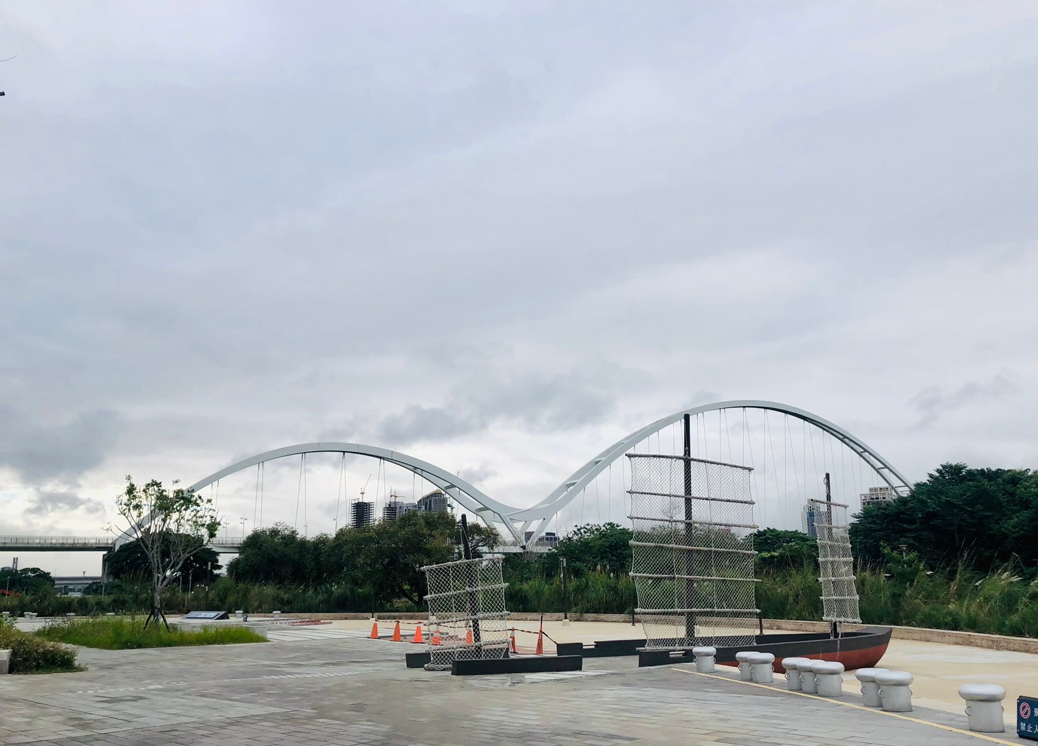 新北,新莊,新月橋,鋼拱橋,橋樑,山海戀單車