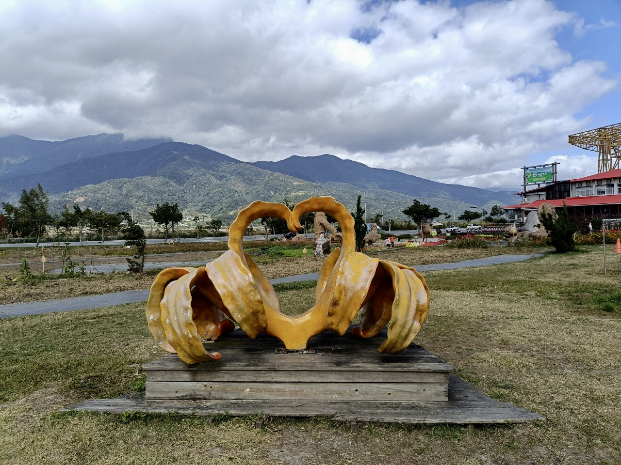 花蓮,富里,富里花海景觀區,藝術,LOVE,花東縱谷,稻草藝術季,山海戀單車