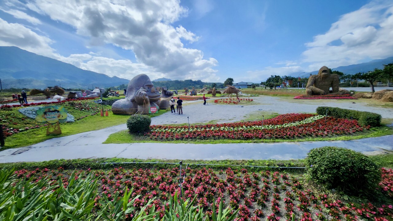 花蓮,富里,富里花海景觀區,藝術,LOVE,花東縱谷,稻草藝術季,山海戀單車