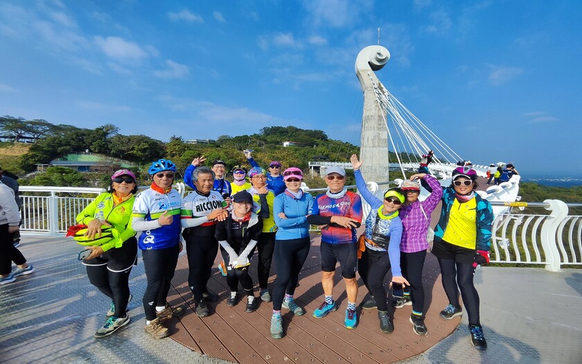 運動與健康,單車騎行,單車旅行,台灣車友,海外車友騎台灣,山海戀單車,花東南橫美景美食饗騎,單車看見台灣,精彩回顧,十八羅漢山服務區,原鄉緣紙傘文化村,旗山車站糖鐵故事館,田寮月世界地景公園,岡山之眼,橋頭糖廠