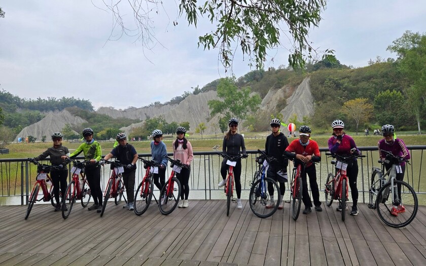 運動與健康,單車騎行,單車旅行,台灣車友,海外車友騎台灣,山海戀單車,哈尤溪溫泉彩岩,單車看見台灣,精彩回顧,田寮月世界地景公園,石拱亭仔腳,旗山老街,美濃民俗村,瀰濃庄敬字亭