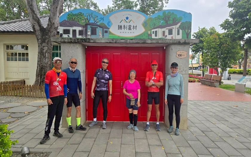 運動與健康,單車騎行,單車旅行,台灣車友,海外車友騎台灣,山海戀單車,台灣眷村文化,單車看見台灣,精彩回顧,金獅湖保安宮,澄清湖,三亭攬勝,屏東演武場,勝利星村創意生活園區,秋林牛乳大王,阿猴城東門