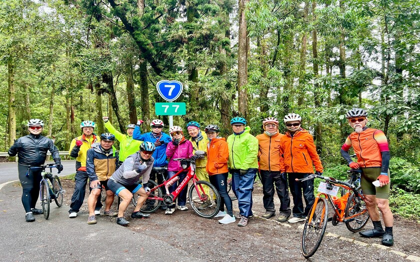 I recently completed my second biking vacation for the 09 days Coast to Coast ride (脊梁山脈雙塔緃騎) with BikeExplorer...