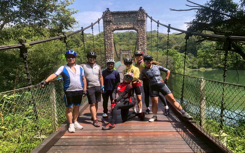 運動與健康,單車騎行,單車旅行,台灣車友,海外車友騎台灣,山海戀單車,專案訂製,竹苗四庫全書五福臨門,單車看見台灣,精彩回顧,寶山水庫,小西湖,寶二水庫觀景台,老屋小吃,客家粄條,細茅埔吊橋,峨眉湖彌勒大佛,永和山水庫