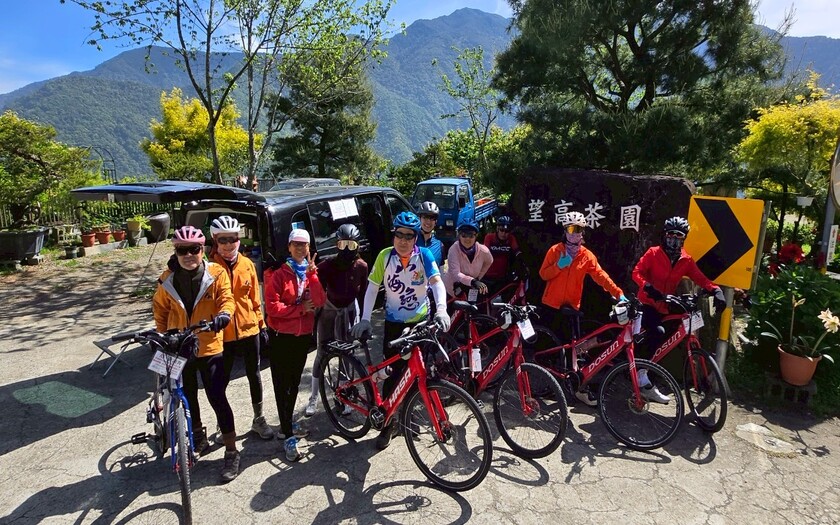 運動與健康,單車騎行,單車旅行,台灣車友,海外車友騎台灣,山海戀單車,台灣脊梁山脈新雙塔縱騎,剖地瓜,單車看見台灣,精彩回顧, 玉山觀景點,塔塔加夫妻樹,特富野古道,阿里山轉運站,迷糊步道,巃頭梅園樓飯店