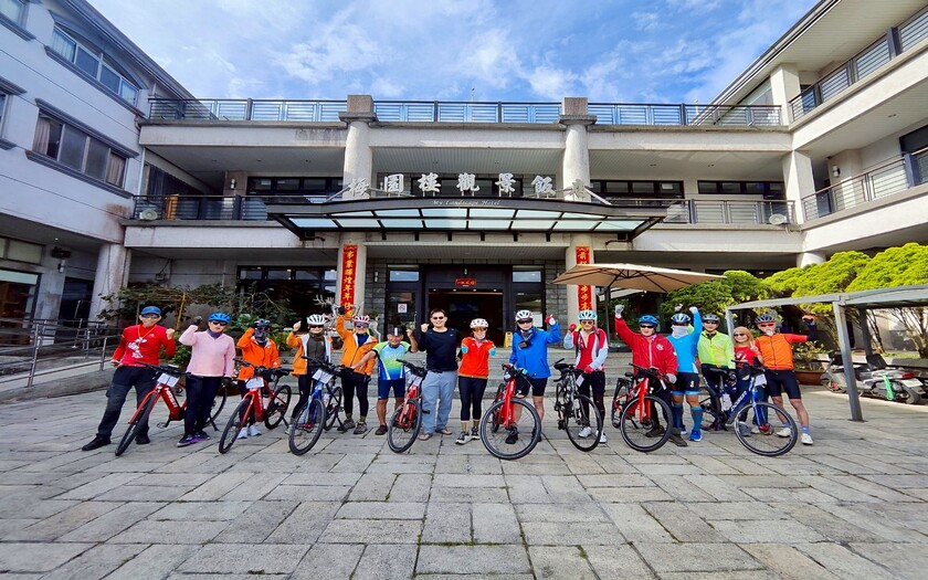 運動與健康,單車騎行,單車旅行,台灣車友,海外車友騎台灣,山海戀單車,台灣脊梁山脈新雙塔縱騎,剖地瓜,單車看見台灣,精彩回顧,福美吊橋,茶山部落,尼亞后蕯獵人學校,那瑪夏大峽谷,小林平埔族文物館,甲仙芋頭冰,旗山花鄉會館