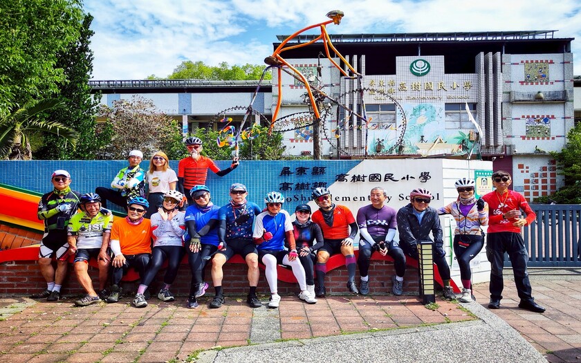 運動與健康,單車騎行,單車旅行,台灣車友,海外車友騎台灣,山海戀單車,台灣脊梁山脈新雙塔縱騎,剖地瓜,單車看見台灣,精彩回顧,高樹國小,大路關石獅公,鍾理和故居,北葉國小,泰武國小,泰武咖啡,萬巒豬腳,萬金聖母聖殿,泗林綠色隧道,潮州燒冷冰,枋客文旅