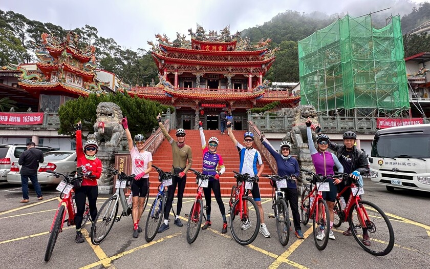 運動與健康,單車騎行,單車旅行,台灣車友,海外車友騎台灣,山海戀單車,專案訂製,竹苗四庫全書五福臨門,單車看見台灣,精彩回顧,蓬萊溪護魚步道,獅潭仙草凍,明德水庫,日新島,鳳娘小食堂