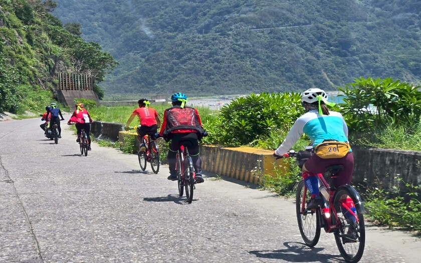 運動與健康,單車騎行,單車旅行,CyclingTaiwan,CyclingAdventure,單車看見台灣,另類單車環島,南北橫山海線,單車環島,單車旅遊,自行車旅遊,海外車友騎台灣,愛騎愛玩愛台灣,biketour,CyclingTaiwan,BicycleTravel,蘇花公路,漢本車站,谷風觀音石,南澳建華冰店,粉鳥林秘境,冬山車站,羅東文化工場,天送埤幸福車站,英仕山莊
