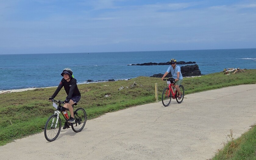 運動與健康,單車騎行,單車旅行,CyclingTaiwan,CyclingAdventure,單車看見台灣,BicycleTravel,花火鐵馬跳島趣,澎湖單車旅行,吉貝花火節,摩西分海,赤崁碼頭,北寮巡檢司,四眼井傳說,抱墩抓魚,吉貝沙尾
