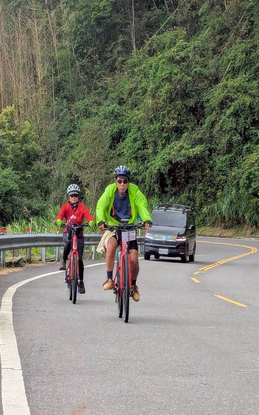 CyclingTaiwan,CyclingAdventure,阿里山雙鐵,台灣旅遊,騎行台灣,單車看見台灣,戀山戀海戀單車,愛騎愛玩愛台灣,biketour,多林車站,得恩亞納合掌村,迷糊步道,十字路車站,二萬坪黑森林,奮起湖,阿里山