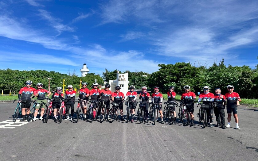CyclingTaiwan,CyclingAdventure,單車看見台灣,台灣旅遊,單車騎行台灣,山海戀單車,脊梁山脈新雙塔縱騎,雙塔縱騎挑戰,愛騎愛玩愛台灣,鵝鑾鼻燈塔,恆春東門孤棚,屏東可可巧克力園區,水門夜市
