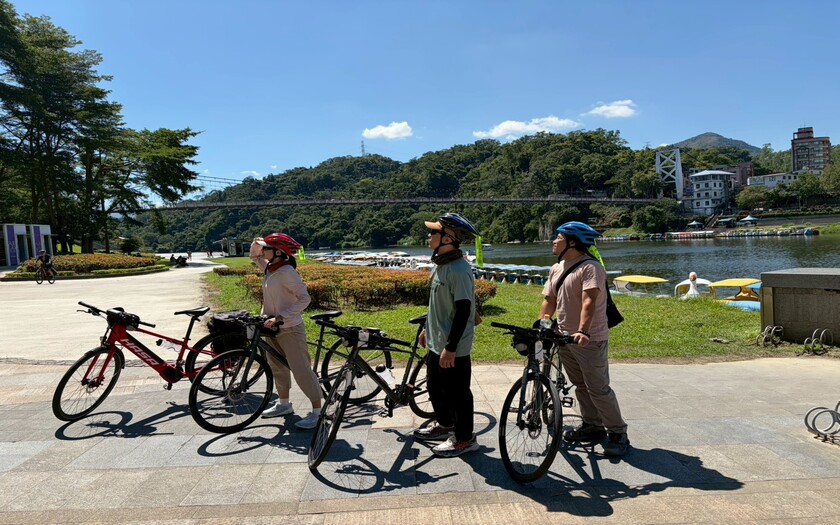 CyclingTaiwan,CyclingAdventure,單車看見台灣,台灣旅遊,單車騎行台灣,山海戀單車,大漢溪,新店溪,碧潭風景區,碧潭吊橋,新月橋,板橋435藝文特區,馬場町紀念公園,寶藏巖國際藝術村,一日遊