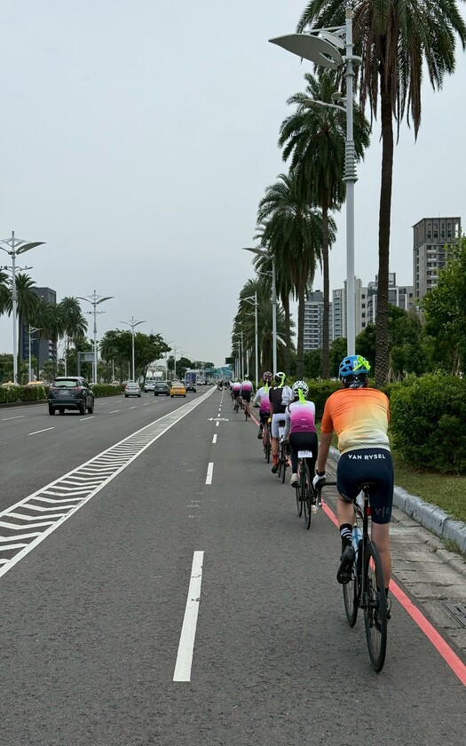CyclingTaiwan,CyclingAdventure,單車看見台灣,台灣旅遊,單車騎行台灣,專案團,環島挑戰,鐵馬論劍,清大EMBA,戀山戀海戀單車,枋山茉莉灣,駁二藝術特區,biketour,愛騎愛玩愛台灣