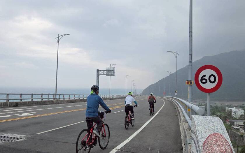 CyclingTaiwan,CyclingAdventure,單車看見台灣,台灣旅遊,單車騎行台灣,海外車友遊台灣,斯卡羅卑南道,冬至騎旅,芬多精森林,海外車友遊台灣,知本國家森林遊樂區,山地祖先發祥地,太麻里曙光園區,撒布優部落,部落咖啡,壢坵小米學堂,魯拉克斯吊橋 ,金崙溫泉,冬至湯圓