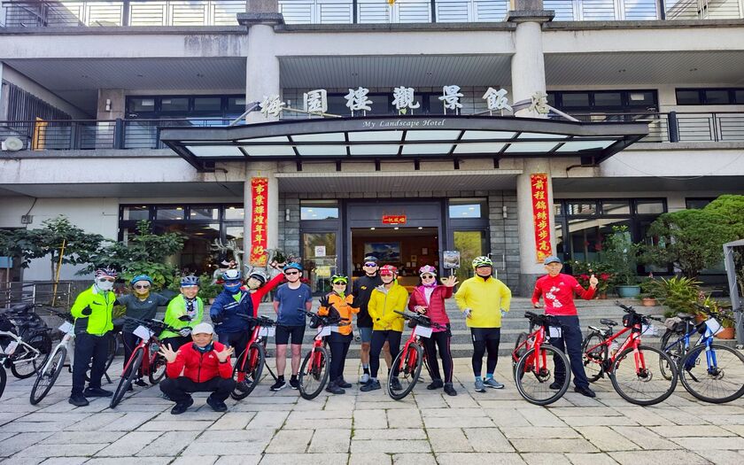 CyclingTaiwan,CyclingAdventure,單車看見台灣,台灣旅遊,單車騎行台灣,海外車友遊台灣,跨年騎行,巃頭曙光,樂野部落,優遊吧斯,鄒族文化,巃頂步道,迷糊步道,頂湖步道,霧之道,茶之道,石棹,阿里山
