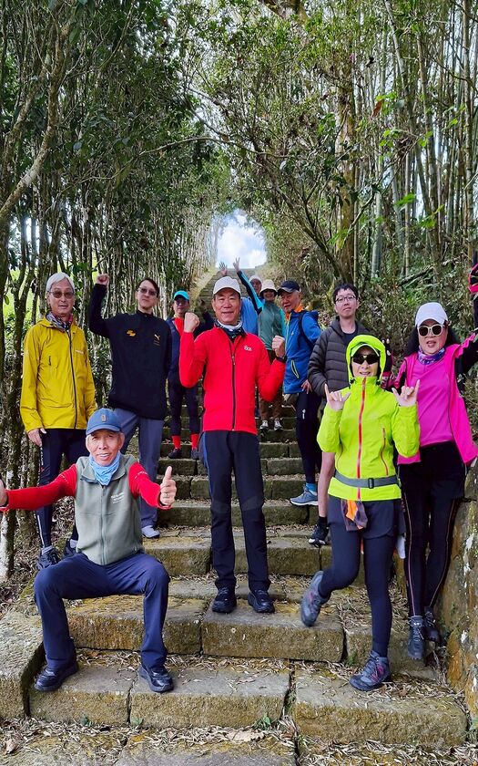 CyclingTaiwan,CyclingAdventure,單車看見台灣,台灣旅遊,單車騎行台灣,海外車友遊台灣,跨年騎行,巃頭曙光,樂野部落,優遊吧斯,鄒族文化,巃頂步道,迷糊步道,頂湖步道,霧之道,茶之道,石棹,阿里山