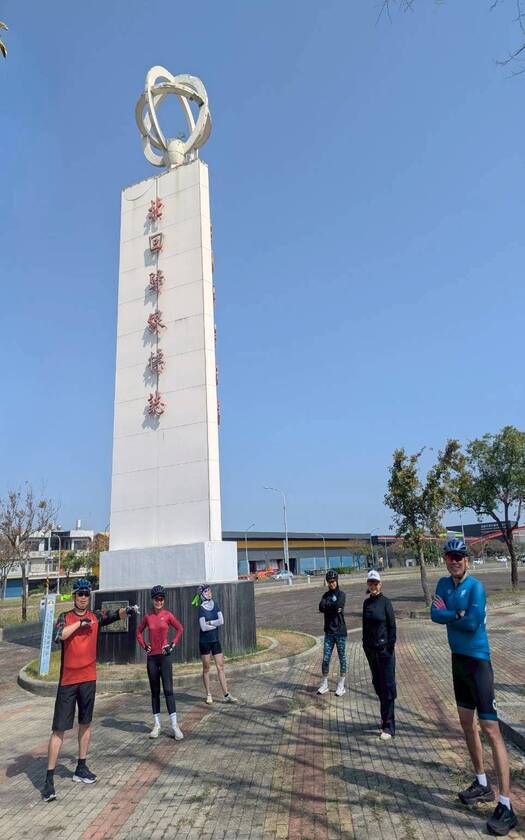 CyclingTaiwan,CyclingAdventure,單車看見台灣,台灣旅遊,單車騎行台灣,海外車友遊台灣,品皇咖啡觀光工廠,北回歸線,菁寮老街,無米樂,後壁車站,東山蜂文化工場,老牛的家,烏山頭水庫,八田與一,biketour