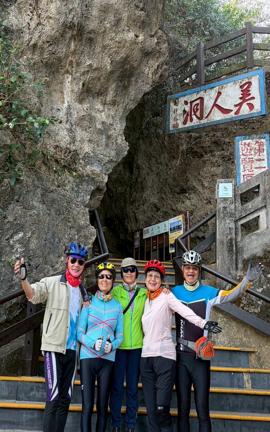 CyclingTaiwan,CyclingAdventure,單車看見台灣,台灣旅遊,單車騎行台灣,專案團,小琉球,花瓶岩,美人洞,山豬溝,烏鬼洞,白燈塔,萬金聖母聖殿,萬巒豬腳,biketour
