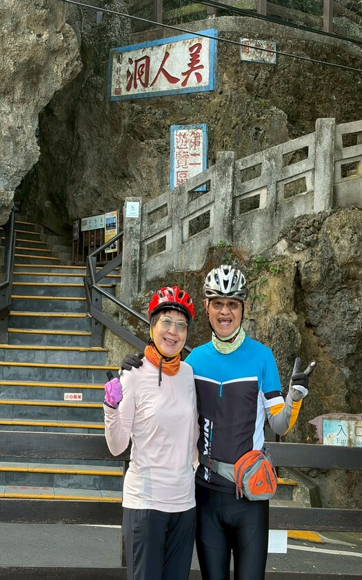 CyclingTaiwan,CyclingAdventure,單車看見台灣,台灣旅遊,單車騎行台灣,專案團,小琉球,花瓶岩,美人洞,山豬溝,烏鬼洞,白燈塔,萬金聖母聖殿,萬巒豬腳,biketour