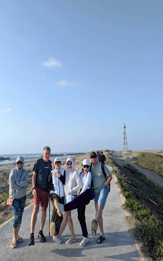 CyclingTaiwan,CyclingAdventure,單車看見台灣,台灣旅遊,單車騎行台灣,海外車友遊台灣,西拉雅國家風景區,總爺藝文中心,井仔腳瓦盤鹽田,生命之樹,國聖燈塔,黑面琵鷺保護區,黑琵食堂,biketour