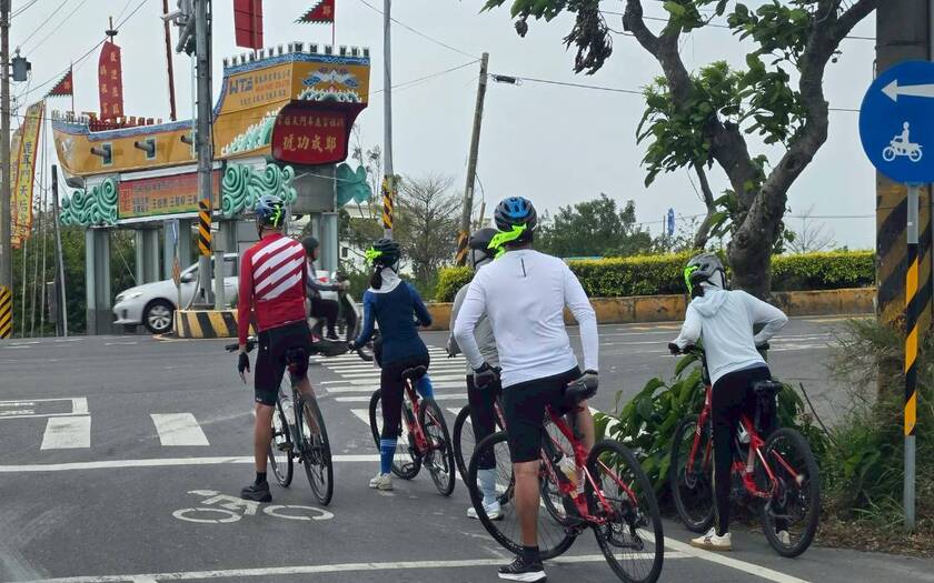 CyclingTaiwan,CyclingAdventure,單車看見台灣,台灣旅遊,單車騎行台灣,海外車友遊台灣,台灣歷史博物館,鹿耳門天后宮,府城天險,台江國家公園,安平樹屋,德記洋行,德陽艦,周氏蝦捲,台南小吃,biketour