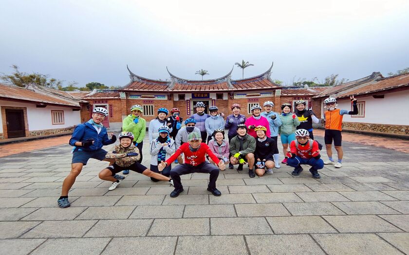 CyclingTaiwan,CyclingAdventure,單車看見台灣,台灣旅遊,海外車友騎台灣,新月橋,三鶯龍窯橋,三坑自然生態公園,關西仙草,新埔老街,劉氏雙堂