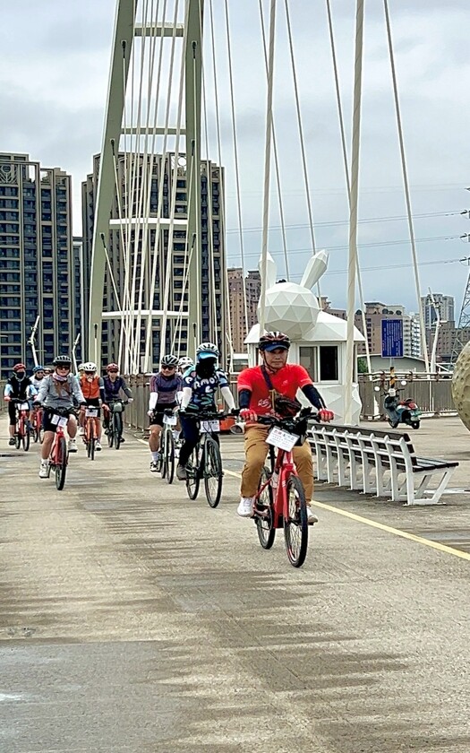 CyclingTaiwan,CyclingAdventure,單車看見台灣,台灣旅遊,海外車友騎台灣,新月橋,三鶯龍窯橋,三坑自然生態公園,關西仙草,新埔老街,劉氏雙堂