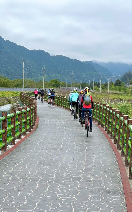 CyclingTaiwan,CyclingAdventure,單車看見台灣,台灣旅遊,海外車友騎台灣,新月橋,三鶯龍窯橋,三坑自然生態公園,關西仙草,新埔老街,劉氏雙堂