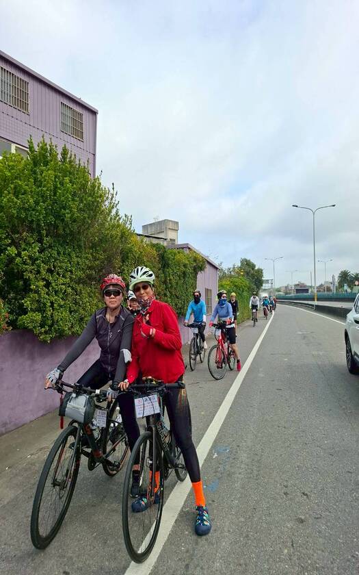 CyclingTaiwan,CyclingAdventure,單車看見台灣,台灣旅遊,海外車友騎台灣,台61西濱公路,十七公里海岸線,大山車站,新埔車站,西湖溪自行車鐵橋,通霄精鹽廠,大安龜殼生態公園,鹿港老街