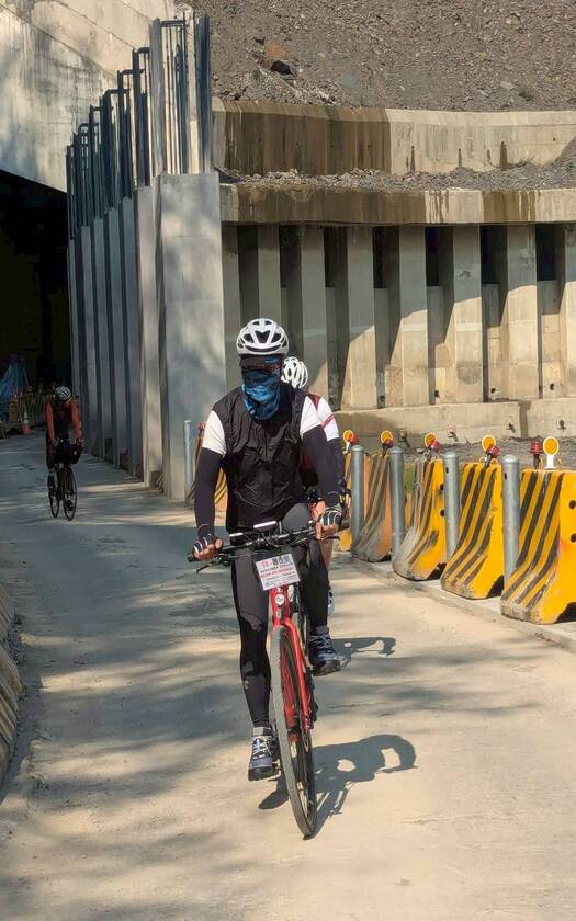 CyclingTaiwan,CyclingAdventure,單車看見台灣,台灣旅遊,海外車友騎台灣,脊梁山脈雙塔,剖地瓜,中橫公路,合歡山,武嶺,中央山脈,高山騎,霧社事件,海外車友騎台灣,山海戀單車,biketour