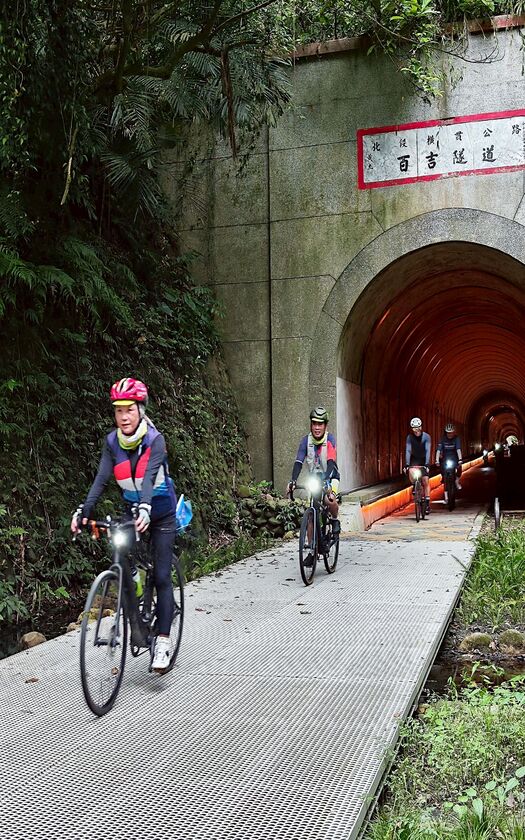 CyclingTaiwan,CyclingAdventure,單車看見台灣,台灣旅遊,脊梁山脈雙塔,剖地瓜,專案團,富貴角燈塔,巴拉卡公路,竹子湖,大溪老街,百吉隧道,慈湖,復興青年活動中心