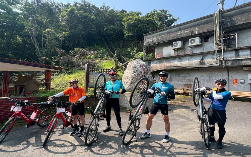 CyclingTaiwan,CyclingAdventure,單車看見台灣,台灣旅遊,海外車友騎台灣,三貂富貴雙塔,102甲線,金沙灣,西靈巖寺,南雅奇石,深澳漁港,野柳,外木山,湖海灣