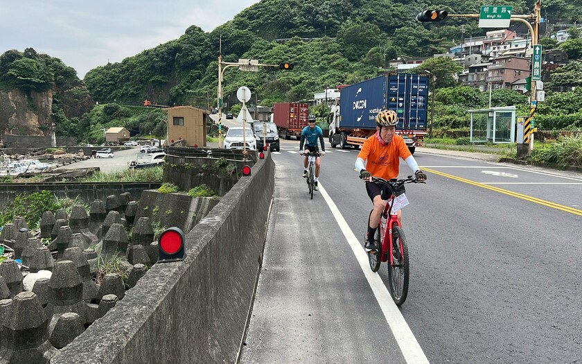 CyclingTaiwan,CyclingAdventure,單車看見台灣,台灣旅遊,海外車友騎台灣,三貂富貴雙塔,102甲線,金沙灣,西靈巖寺,南雅奇石,深澳漁港,野柳,外木山,湖海灣