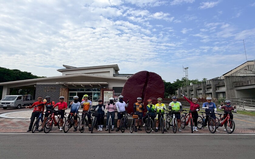 CyclingTaiwan,CyclingAdventure,單車看見台灣,台灣旅遊,脊梁山脈雙塔,剖地瓜,專案團,高樹國小,鍾理和故居,萬金聖母聖殿,泰武部落,泗林綠色隧道