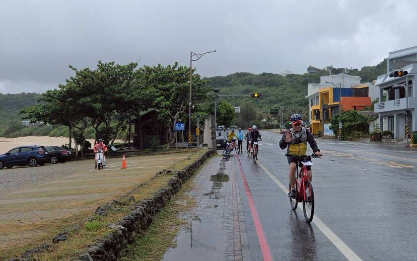 CyclingTaiwan,CyclingAdventure,單車看見台灣,台灣旅遊,東海岸深度探騎,專案團,海外車友騎台灣,biketour,鵝鑾鼻燈塔,砂島貝殼砂,龍磐大草原,風吹沙,滿州,小墾丁渡假村