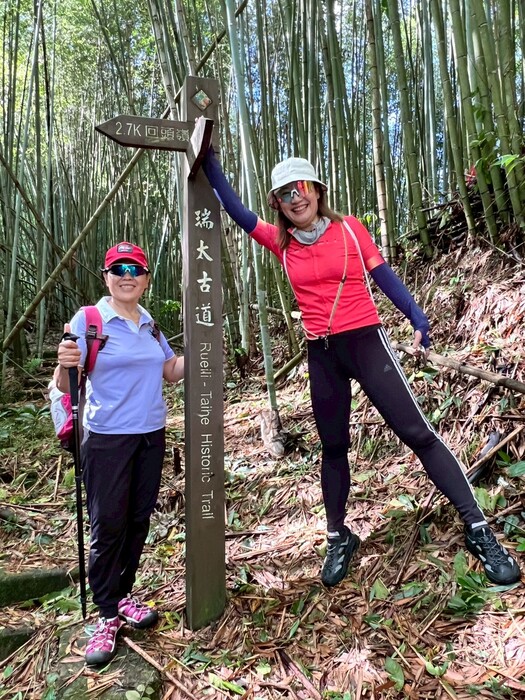 CyclingTaiwan,CyclingAdventure,單車看見台灣,台灣旅遊,biketour,海外車友騎台灣,阿里山新雙鐵,鐵馬鐵道,阿里山林業鐵路,瑞太古道,孟宗竹林,來吉部落,哈娜廚房,得恩亞納,得恩亞納合掌村,鄒族部落,多林車站,大凍山,小百岳,奮起湖車站,奮起湖老街,奮起湖便當,四方竹,阿里山騎旅,台灣單車旅行