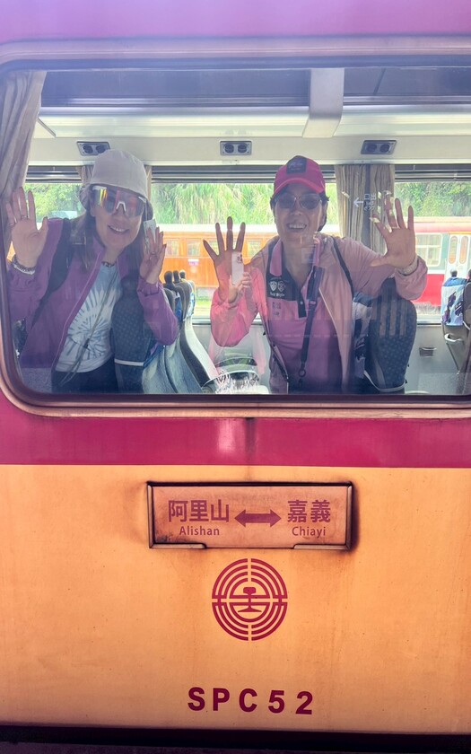 CyclingTaiwan,CyclingAdventure,單車看見台灣,台灣旅遊,biketour,海外車友騎台灣,阿里山新雙鐵,鐵馬鐵道,阿里山林業鐵路,祝山線,祝山日出,小笠原平台,阿里山車站,沼平車站,姊妹潭,受鎮宮,香山神木,櫻王,阿里山國家森林遊樂區,阿里山森林鐵路,阿里山五奇,嘉義旅行,雙鐵旅行,台灣單車旅行,阿里山騎旅