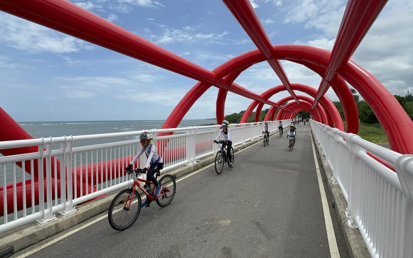 CyclingTaiwan,CyclingAdventure,單車看見台灣,台灣旅遊,biketour,專案團,小鐵人探險隊,小鐵人環島,單車環島,環島壯遊蘇花9日,新竹,鹿港,南港賞鳥區,大山車站,海線五寶,西湖溪自行車景觀橋,過港貝化石層,後龍山邊媽祖宮,通霄車站,大安休息站,愛玉冰,親子單車旅行,兒童單車環島,台灣單車旅行