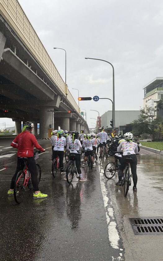 CyclingTaiwan,CyclingAdventure,單車看見台灣,台灣旅遊,biketour,專案團,小鐵人探險隊,小鐵人環島,單車環島,環島壯遊蘇花9日,新竹,鹿港,南港賞鳥區,大山車站,海線五寶,西湖溪自行車景觀橋,過港貝化石層,後龍山邊媽祖宮,通霄車站,大安休息站,愛玉冰,親子單車旅行,兒童單車環島,台灣單車旅行