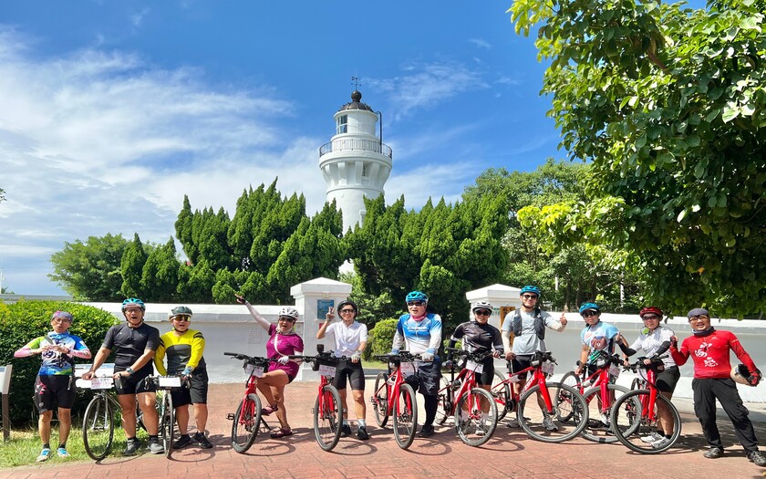 CyclingTaiwan,CyclingAdventure,單車看見台灣,台灣旅遊,biketour,海外車友騎台灣,三日環台騎跡,環小台灣,單車百岳,單車旅行,台灣騎旅,新月橋,大漢溪左岸自行車道,五股濕地,關渡大橋,八里渡船頭,八里婚紗廣場,西濱景觀公路,白沙岬燈塔,新屋綠色走廊,南寮,香港車友,台灣單車旅行