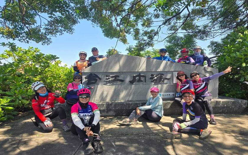 山海戀車友將從昔日的台江內海出發，沿著水流的方向逆向追尋源頭。