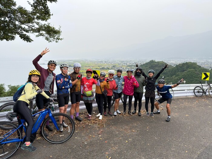 山海戀車友豐岡海濱公園前合影。