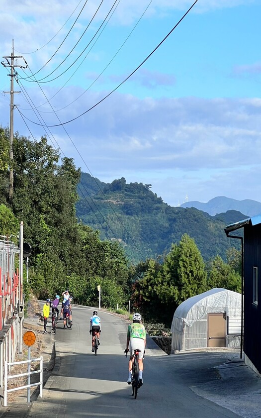山海戀車友D10騎行宇和島騎回松山0KM終點路途上。