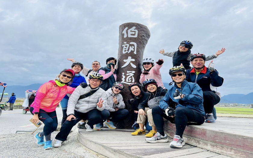 運動與健康,單車騎行,單車旅行,新加坡車友,專案訂製行程,海外車友騎台灣,花東山海大地藝術踩風,山海戀單車,單車看見台灣,山海戀車友故事